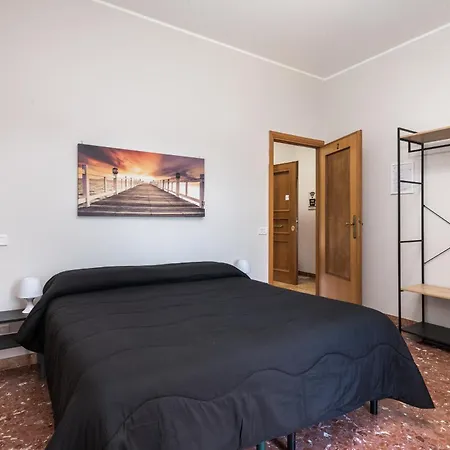 Travelershome Ciampino&Morena Guesthouse-2