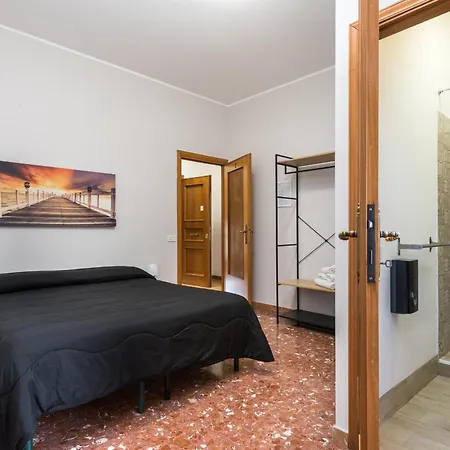Travelershome Ciampino&Morena Guesthouse-3